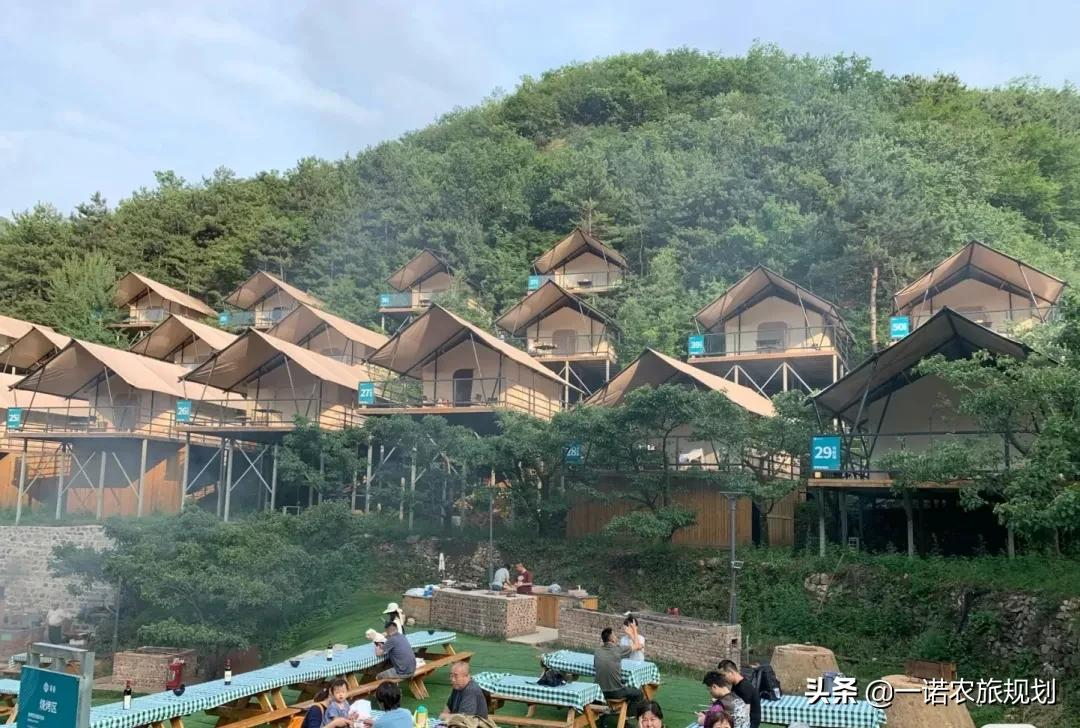 乡村振兴实例：从空心村到野奢度假综合体，是如何实现的？