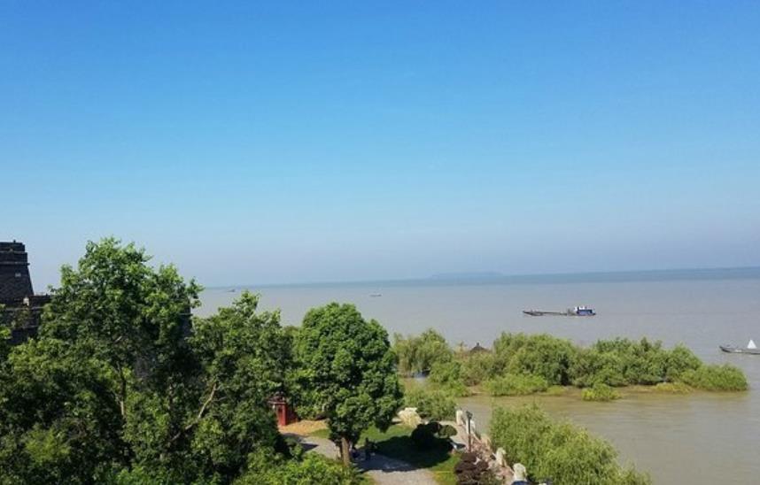 湖南湖北的“湖”，它指的是这个湖泊，大部分面积在湖南境内
