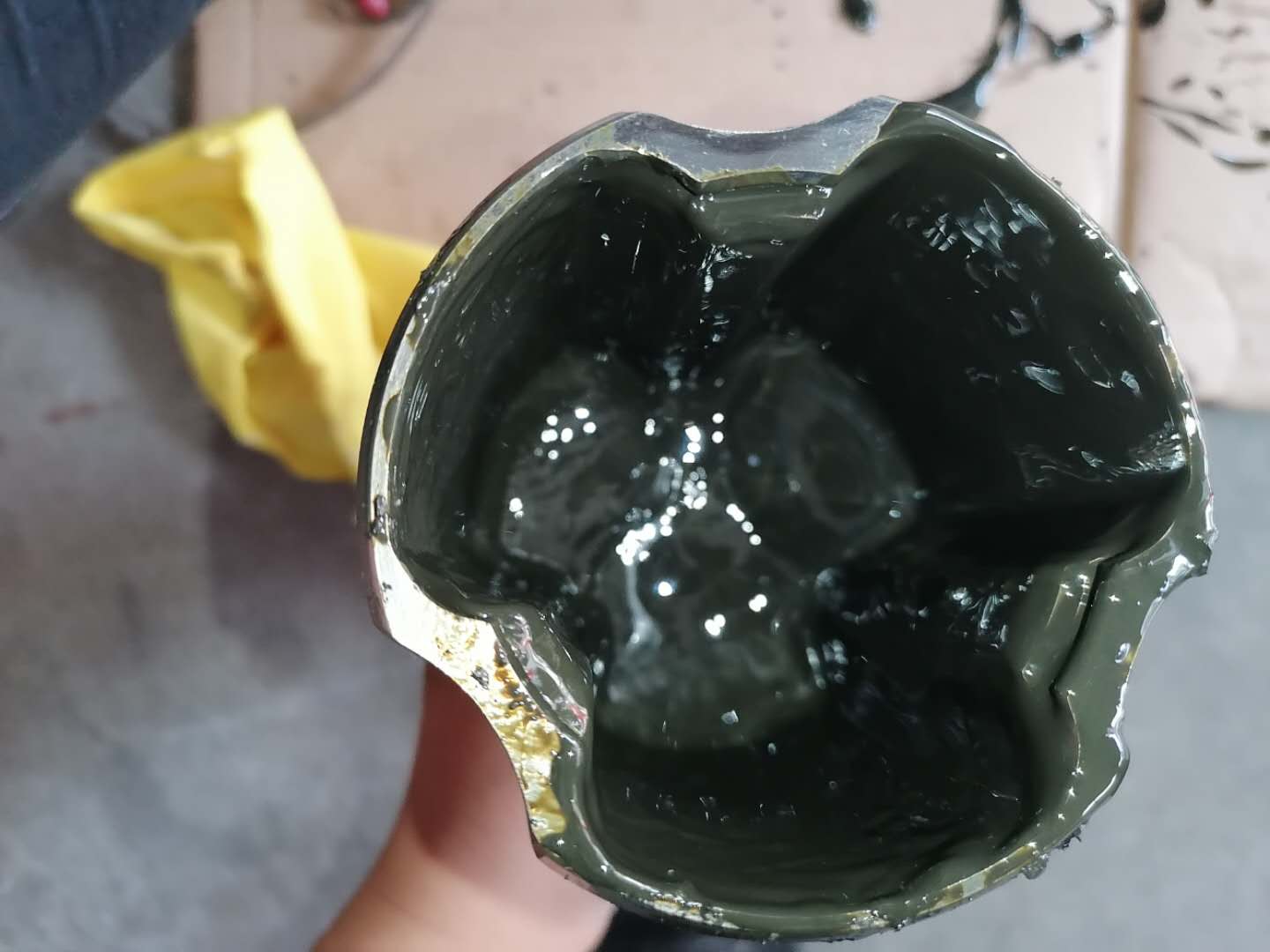 奇骏更换半轴内球笼防尘套，现在更换还来得及，否则就要换总成