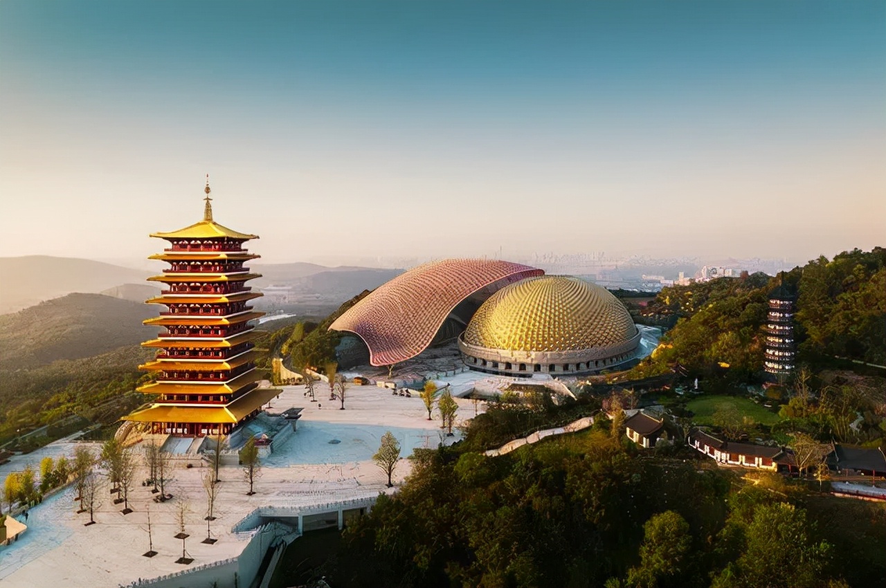 2020-2021中國旅游景區(qū)品牌發(fā)展報(bào)告