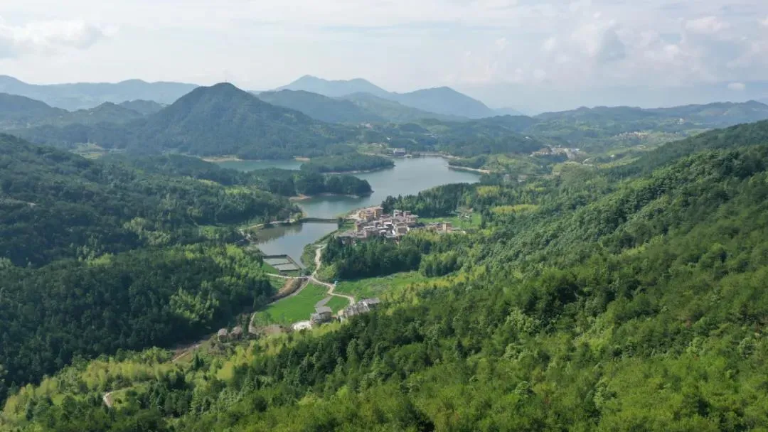 「宁德寿宁·梦龙天池」夏日避暑民宿，睡进湖光山色里