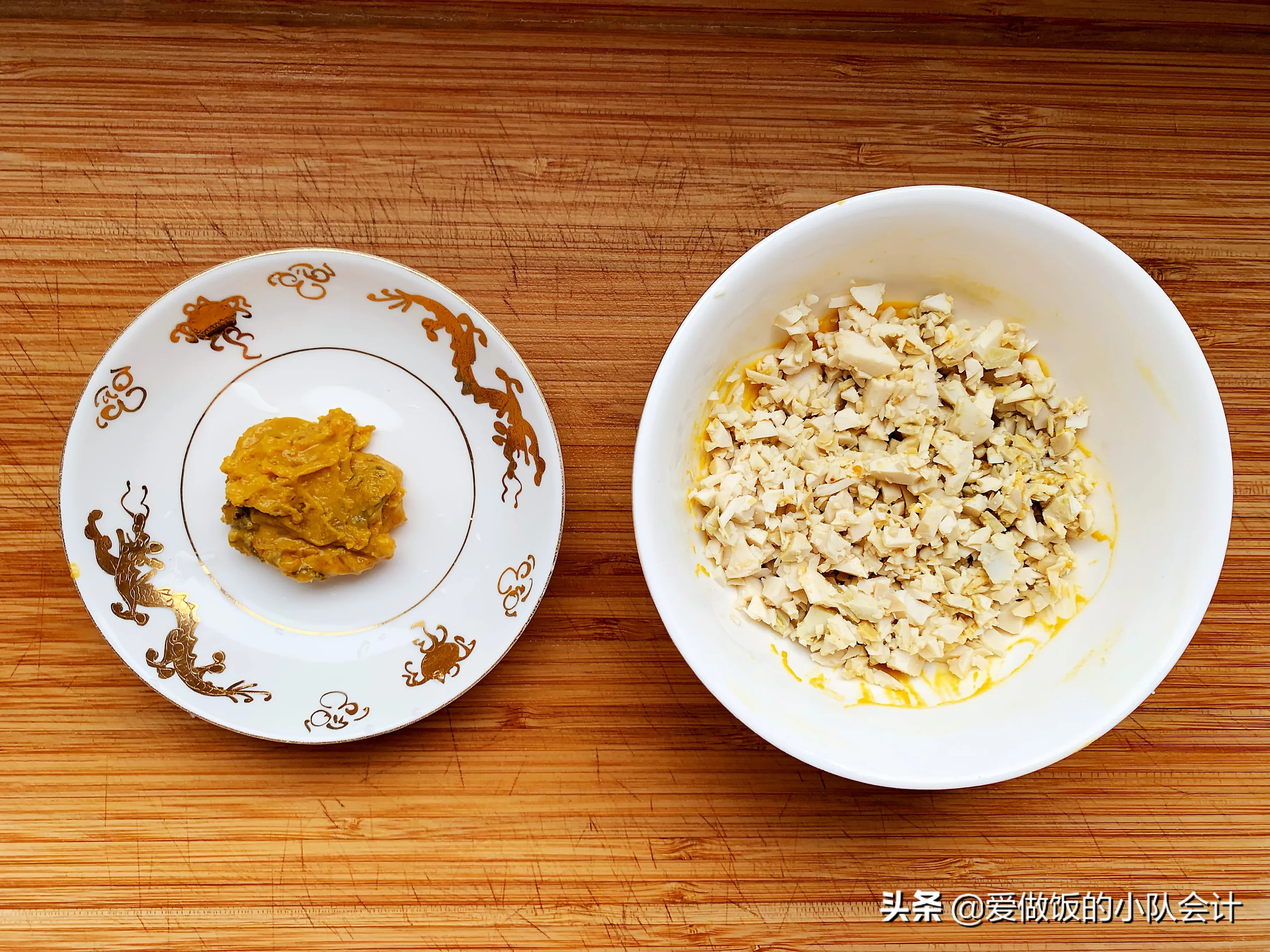 蟹黄豆腐在家做，掌握窍门，色泽金黄，味道鲜香，方法很简单