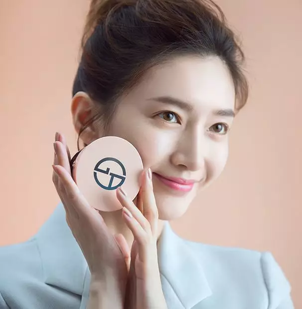 Armani阿玛尼红气垫和樱花粉气垫有什么区别？应该怎么选？