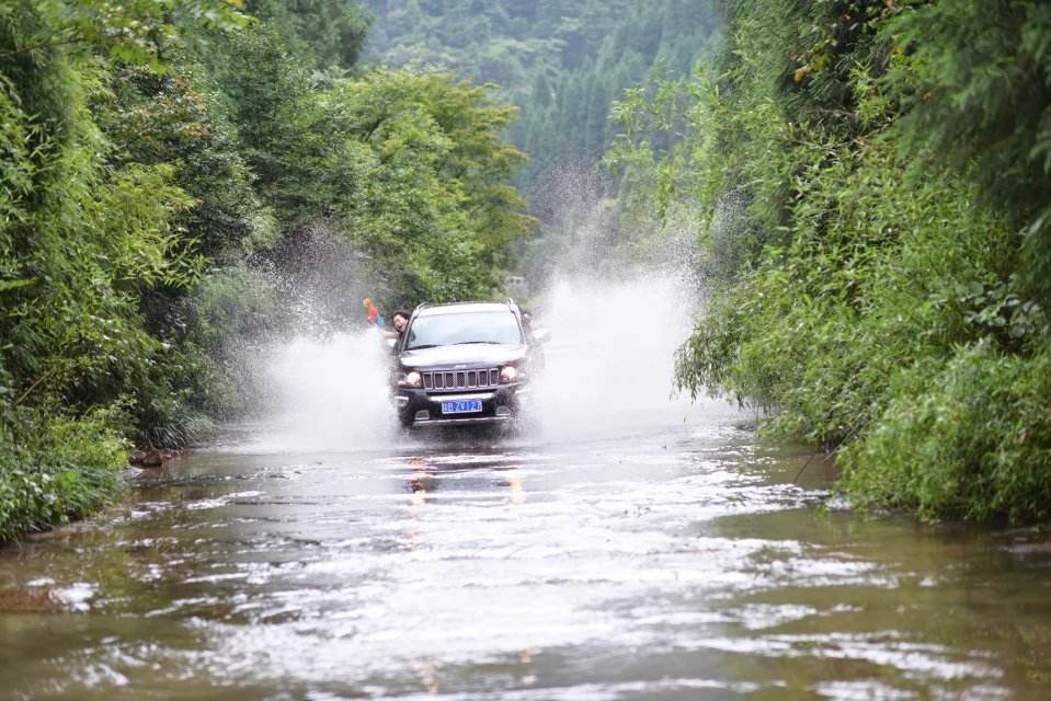 重庆周边亲子自驾避暑地：露营耍水，云海日出，还可飞驰网红公路