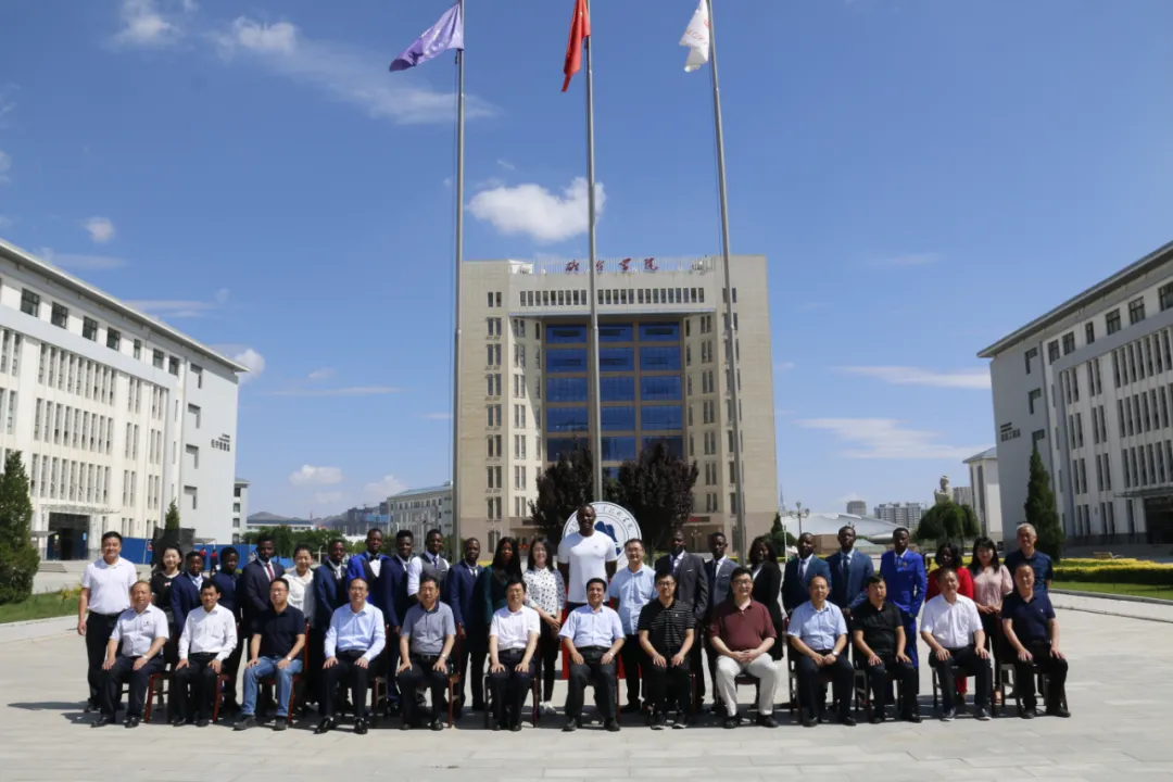 白银矿冶学院举行教育部、有色行业教育汇报会暨留学生毕业典礼