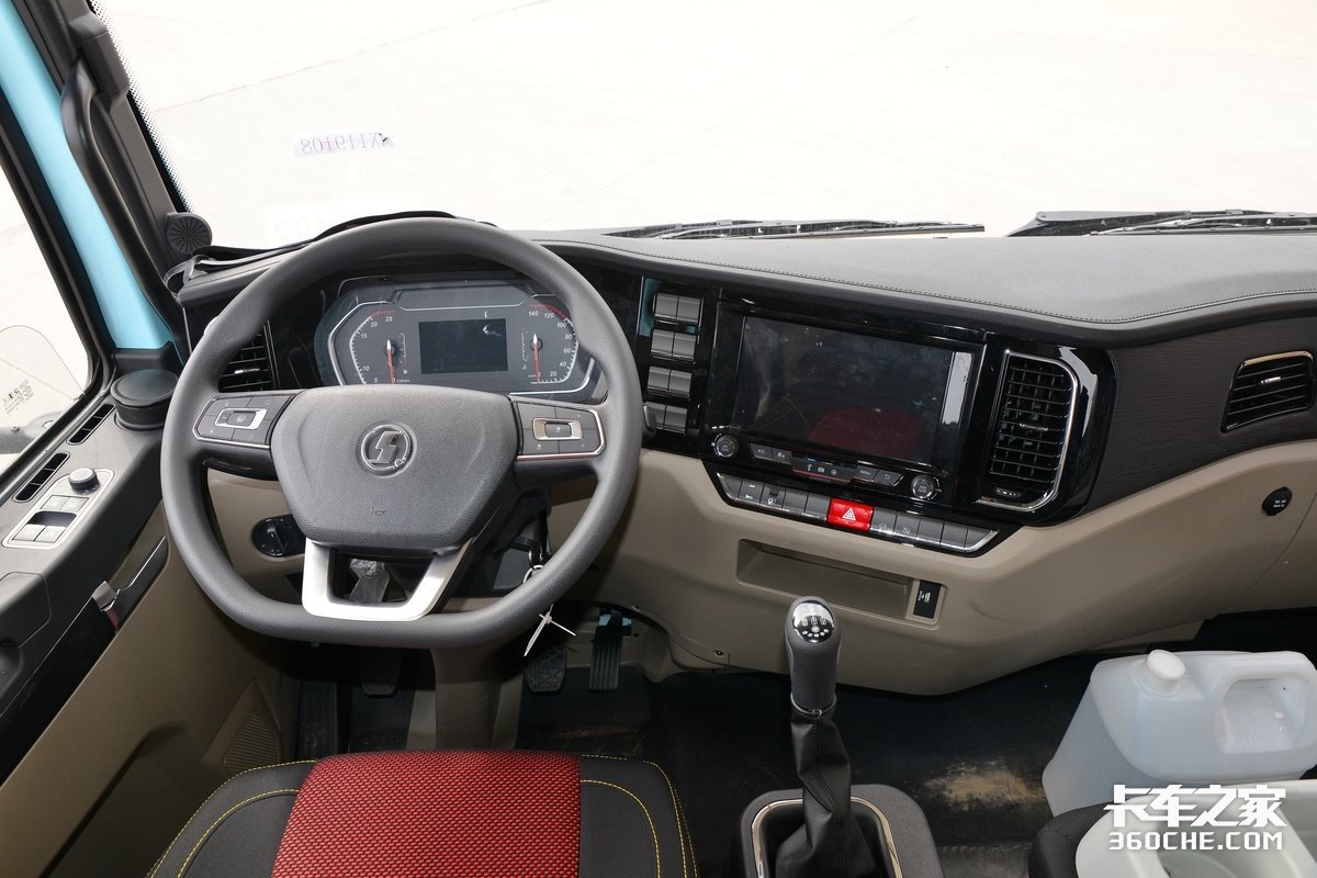 245马力高顶双卧6米8载货车,陕汽德龙l5000能合规拉10吨货