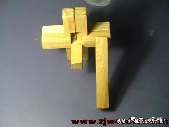 鲁班锁用柱黄金搭档，二十柱可拼四百式详细流程