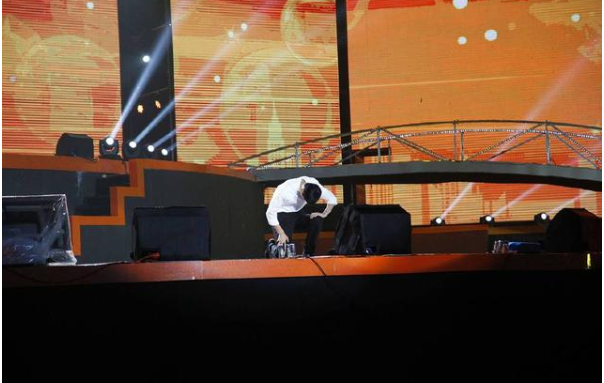 从高考数学1分到4000亿美元商业帝国，8个数字解读马云传奇生涯