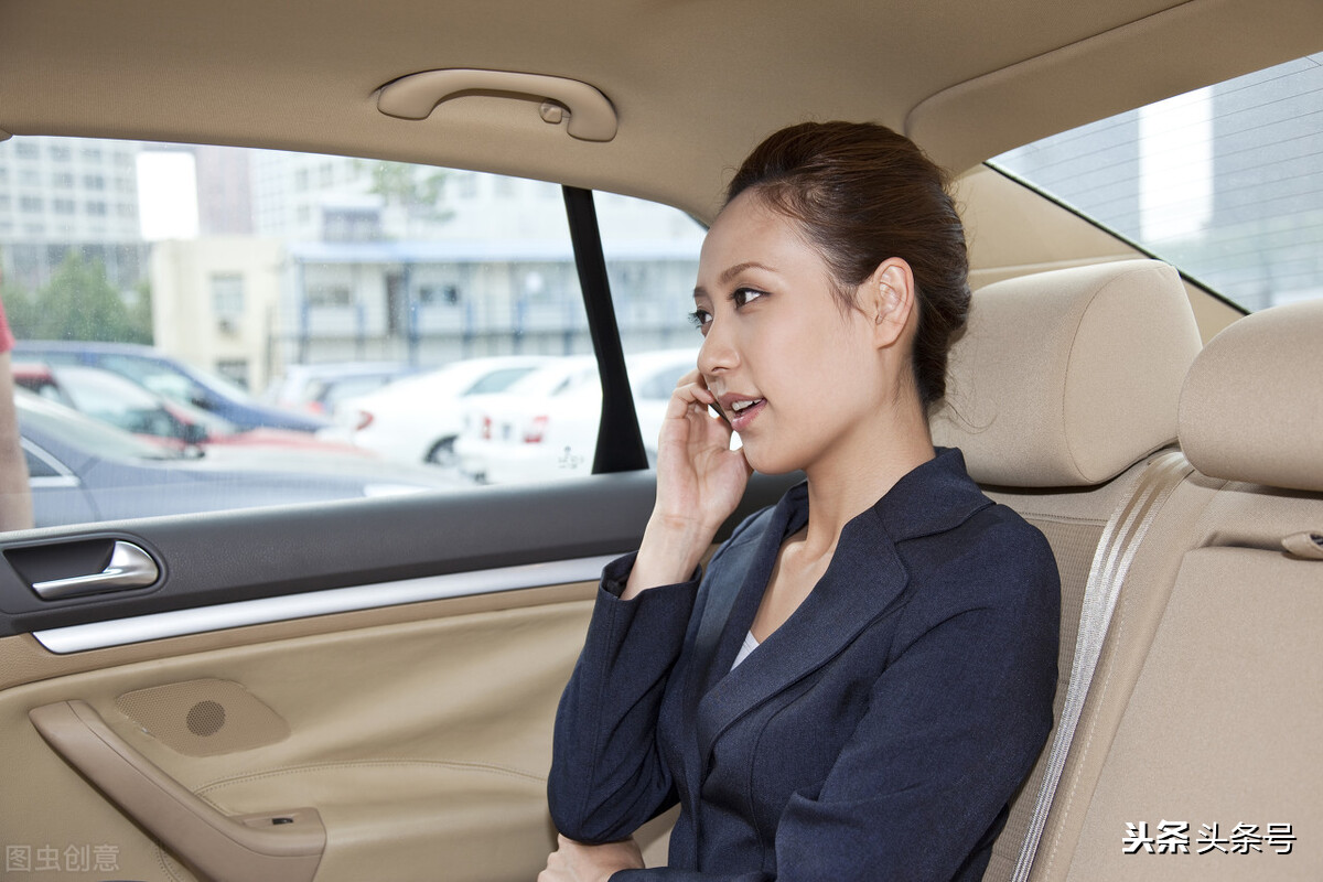 小学同学聚会：再见十年前的她，二十二岁就已经是孩子她妈