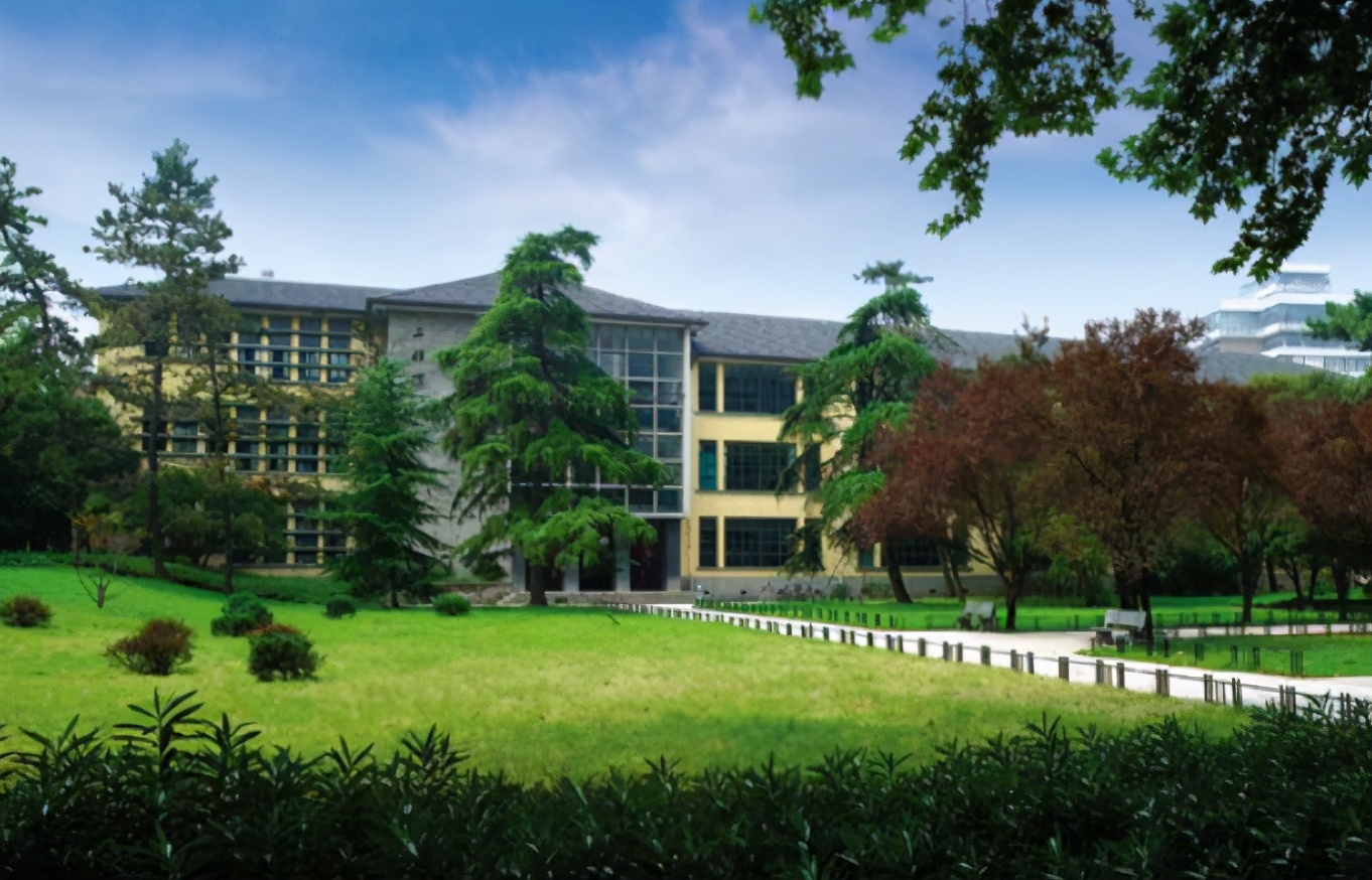 江苏一所很委屈的大学，明明是211，却因名字被误会“野鸡大学”