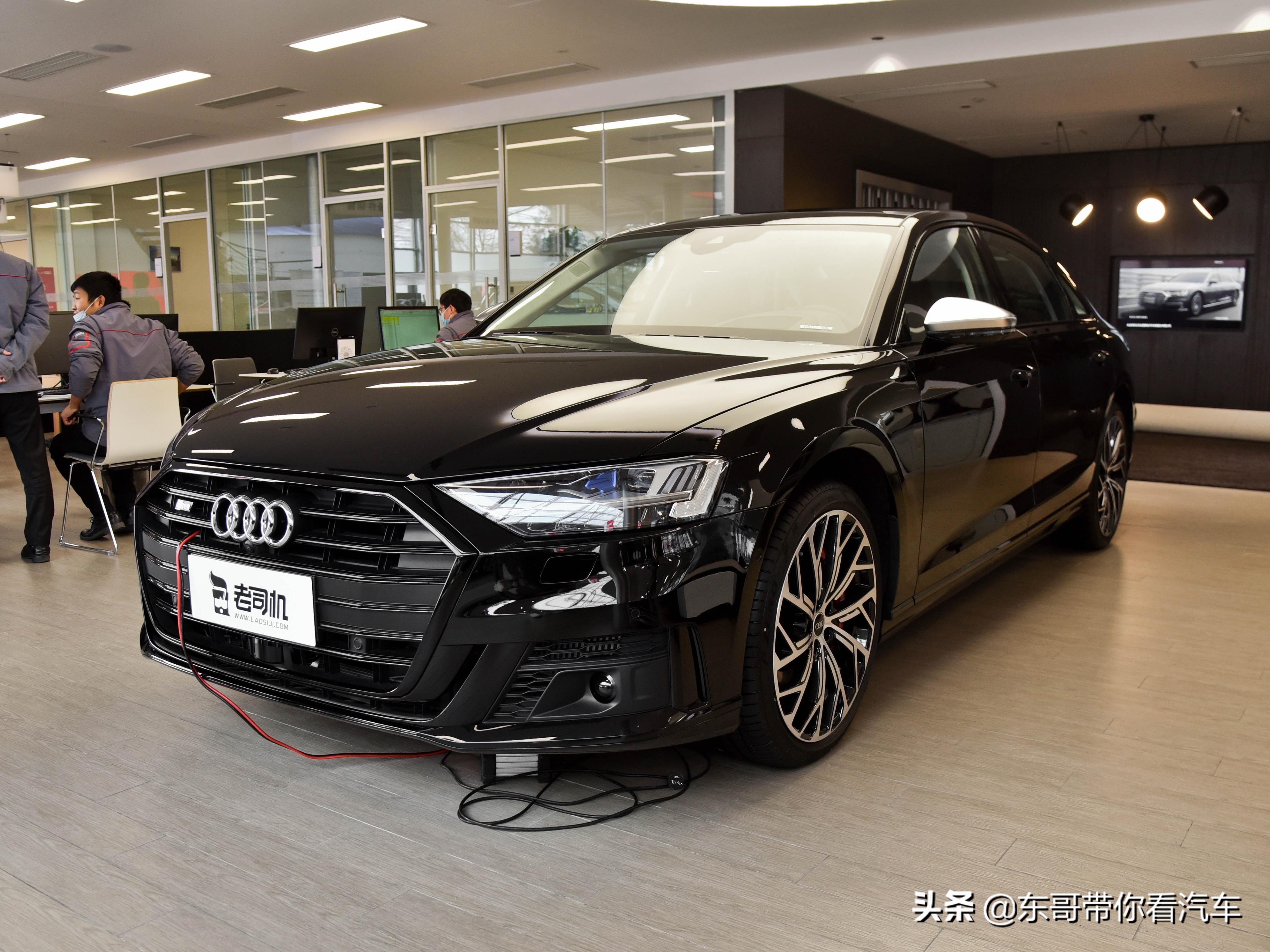 进口奥迪A8搭载V8双增压发动机豪华轿车