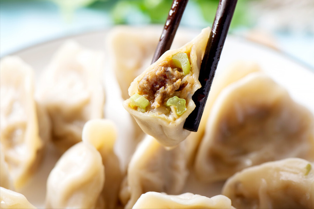 如何调羊肉馅好吃（做羊肉馅饺子记住这2点鲜嫩多汁）