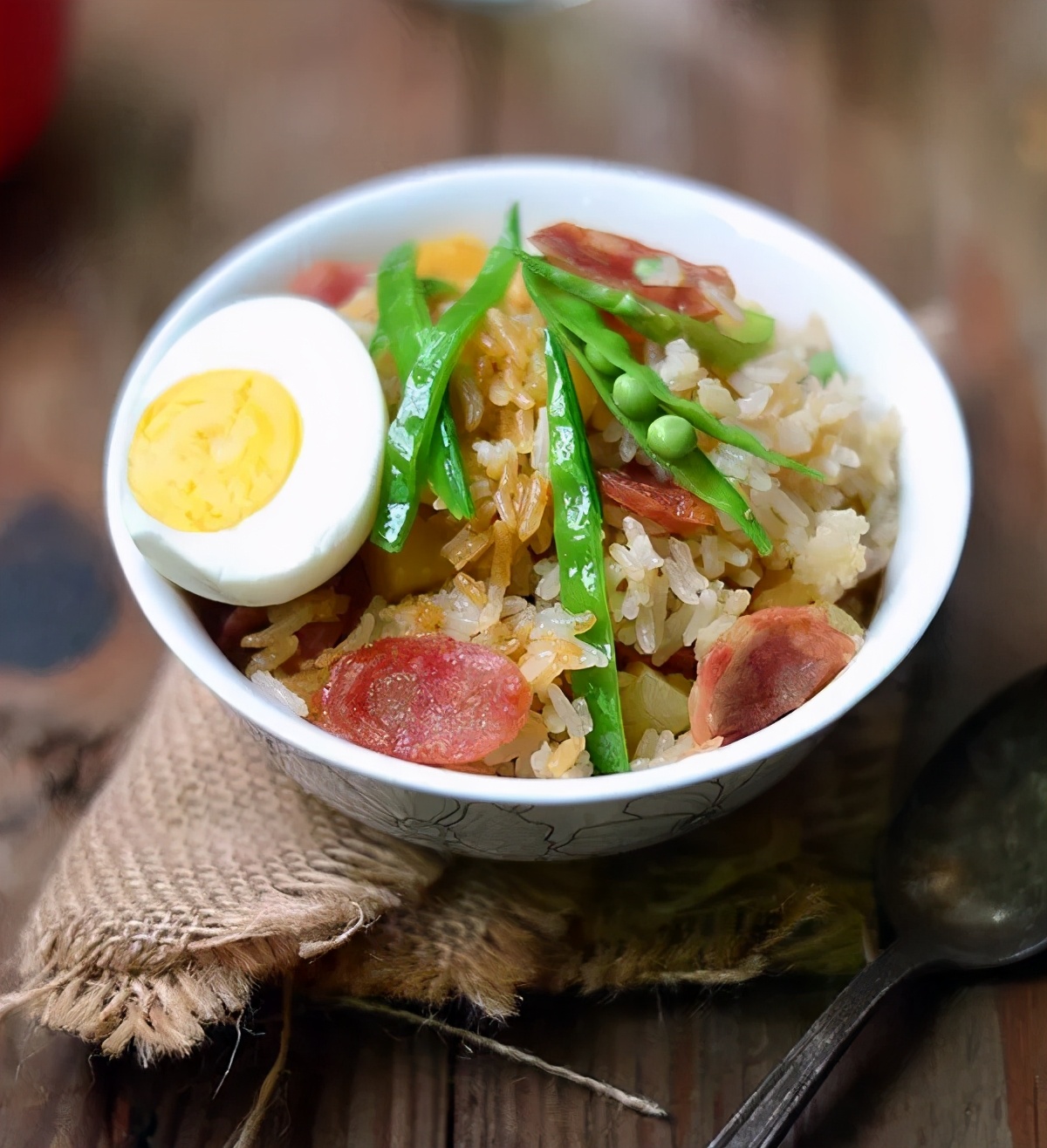 电饭煲美食菜谱大全（16道必备的电饭煲食谱）