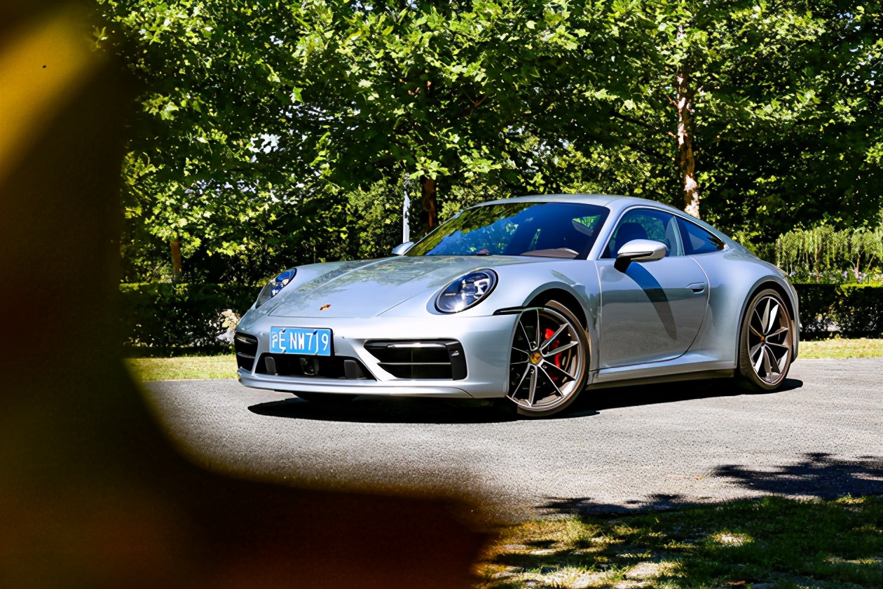 试驾过就一定会爱上它 体验保时捷911 Carrera S