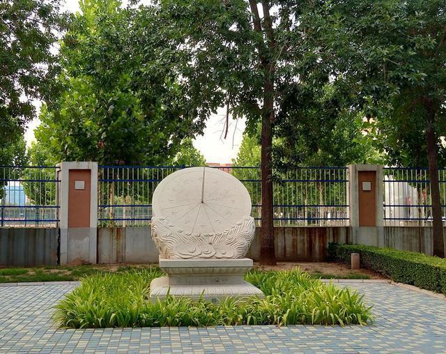 东营市最好的高中有3所，两所高考强校，一所另辟蹊径