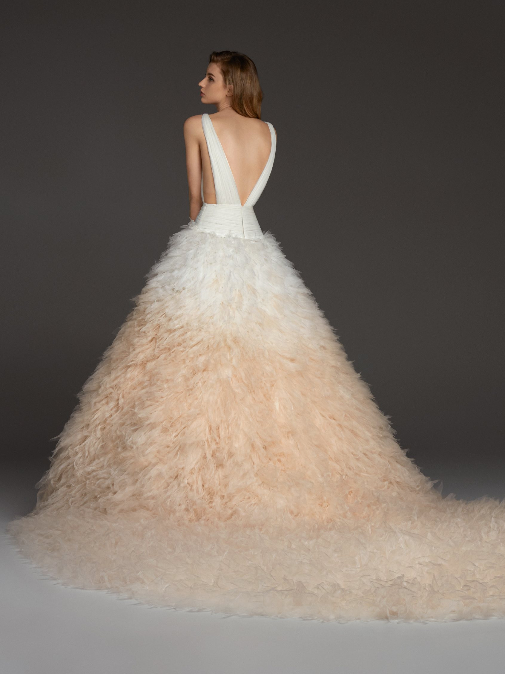 除了VERA WANG，还有7个婚纱品牌值得了解一下