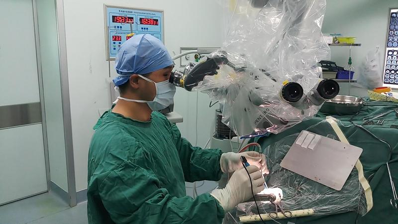 10岁小孩头晕呕吐“感冒”一个月，竟是颅内肿瘤