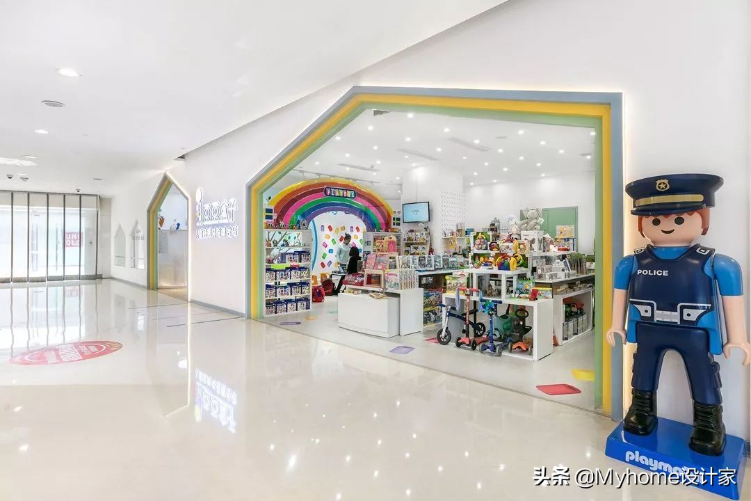 这面墙是孩子的游乐场，成人的玩具体验店，270㎡玩乐中学习