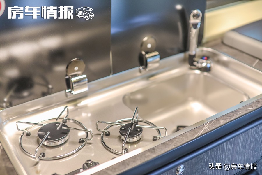 这是房车？这款自动挡“新全顺”售价30万，6乘4卧厨卫齐全！