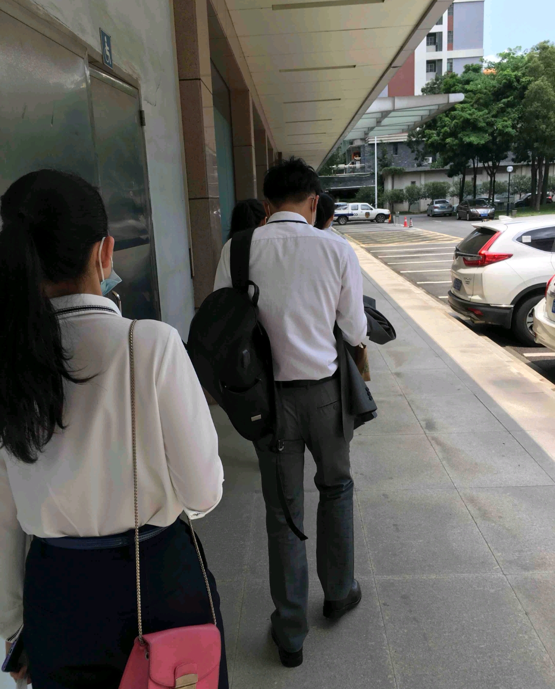 大学结婚（大学情侣刚毕业就结婚）