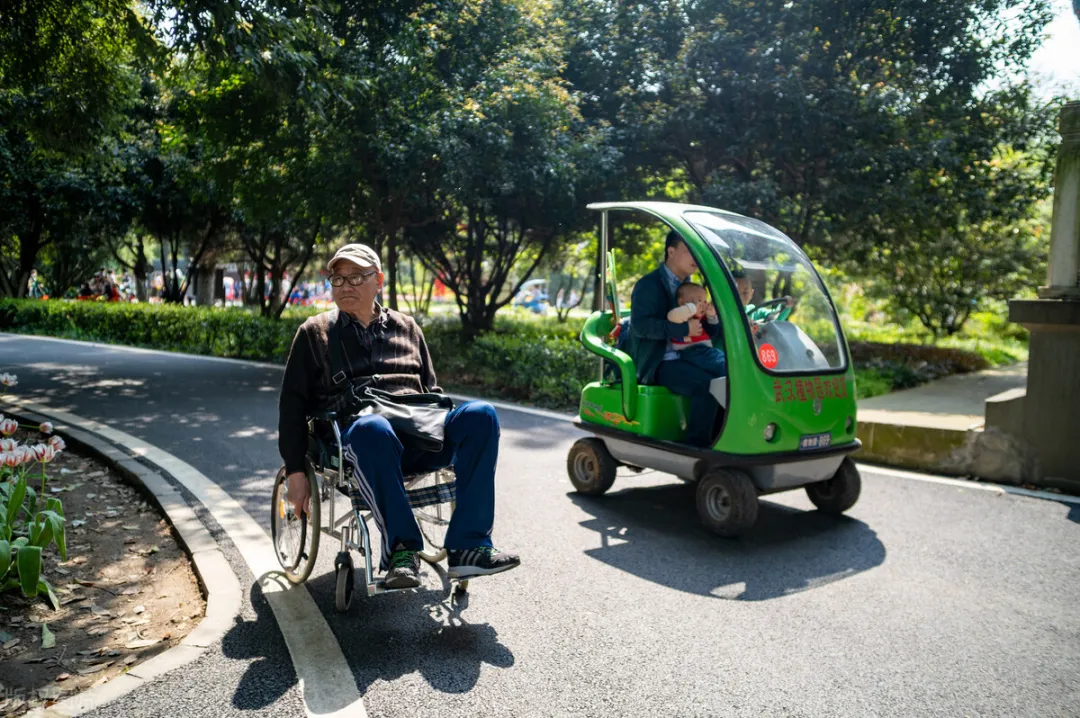 电动车、三轮车、老年代步车,走机动车道还是非机动车道?了解下
