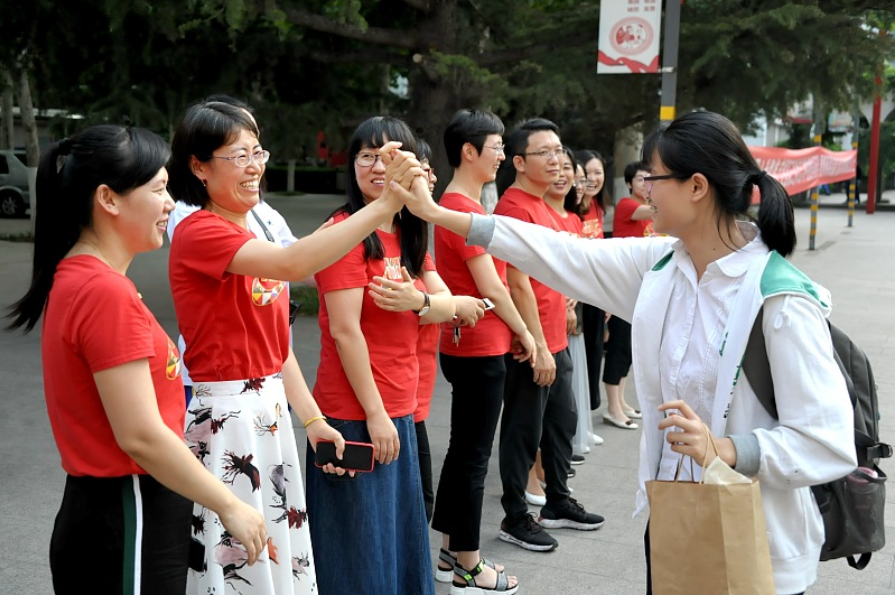 高中不允许复读已成定局？高考失利考生该何去何从，官方给出回应