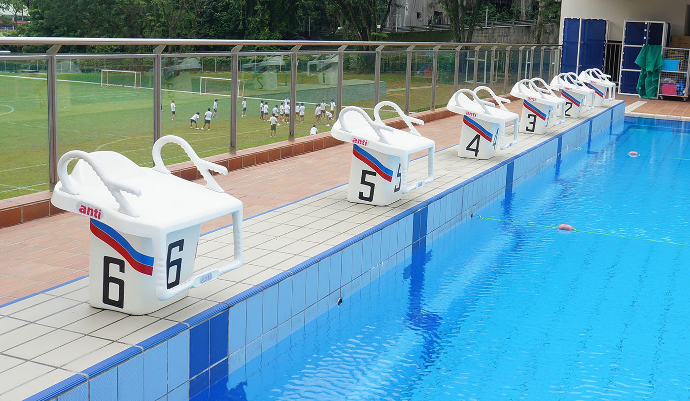 双减政策下，深圳市游泳课程火爆，网友：我是在河里长大的