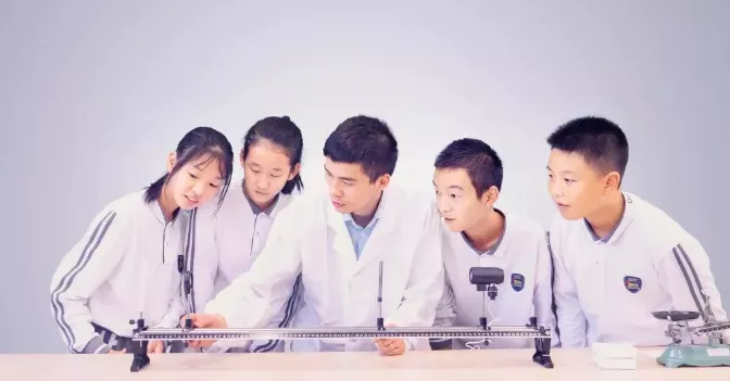 成都东辰高中部来了！首届教师一半以上都是清北名师