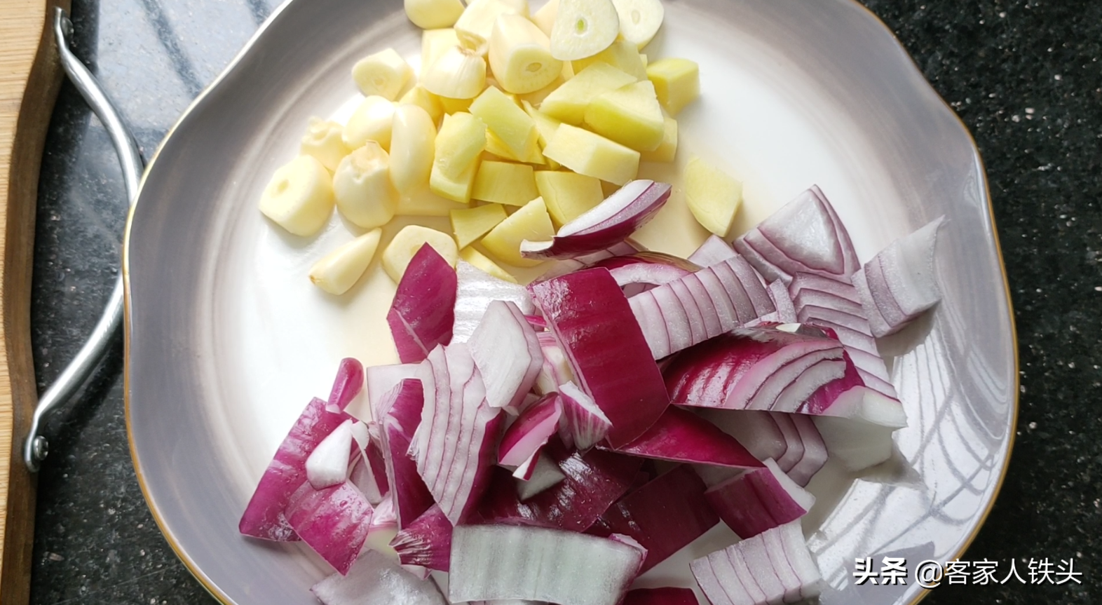 天冷吃鱼别煎炸，试试一个懒人做法，6分钟出锅，好吃不腥口感滑