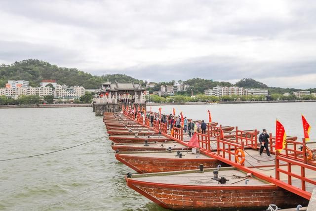 中国最早的启闭式桥梁，潮州城市地标建筑，广济桥