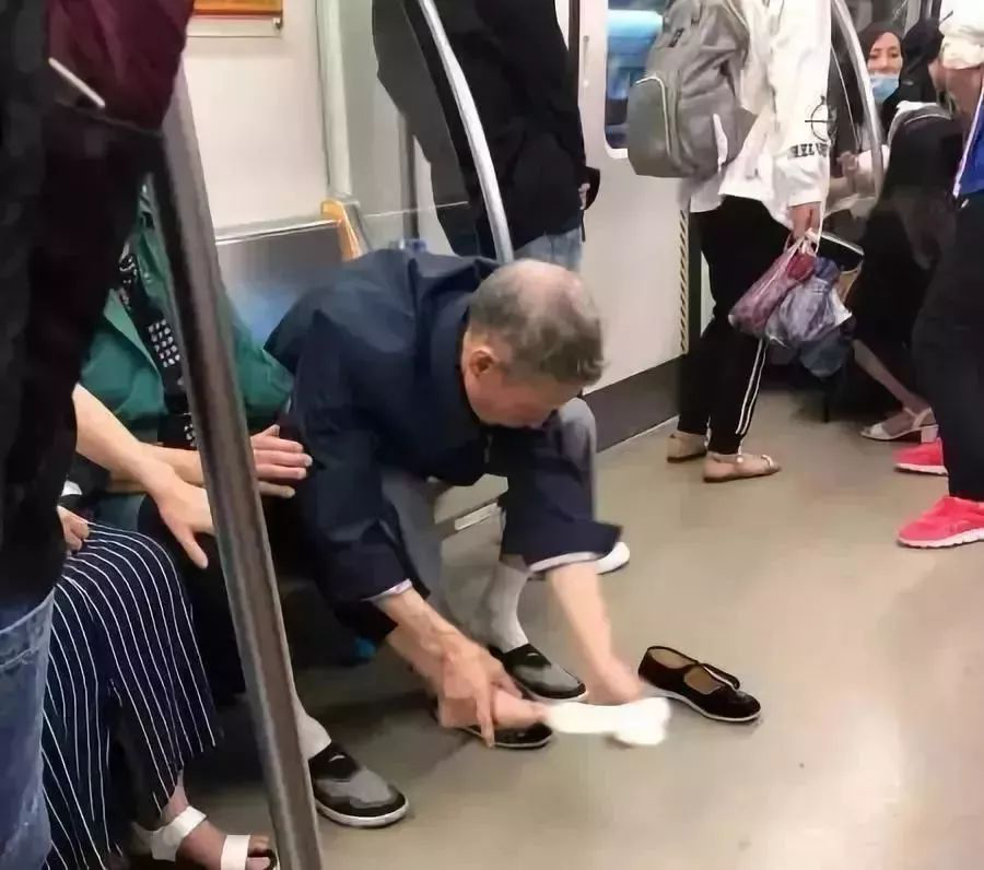 这组照片刷爆朋友圈：丫头，我宠你一辈子