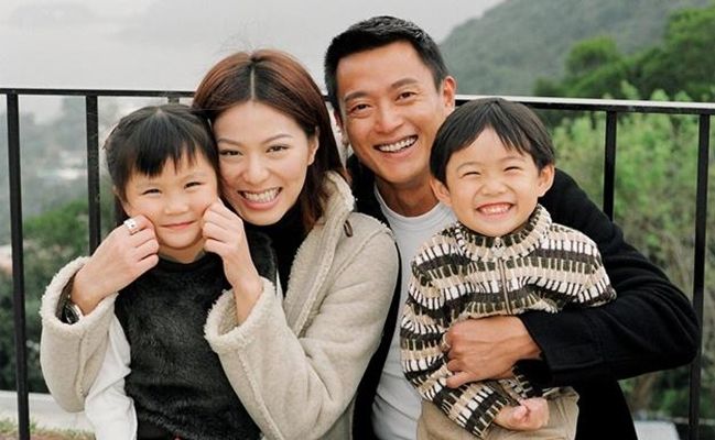 与滕丽名相爱9年，却劈腿小20岁大学生，任性妄为反被绿沦为笑柄