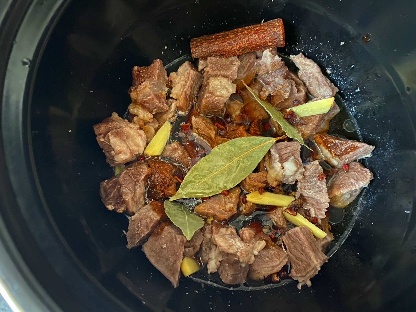 牛肉怎樣燉更好吃？大廚教你3個(gè)小技巧，軟爛鮮香，好吃沒(méi)有腥味