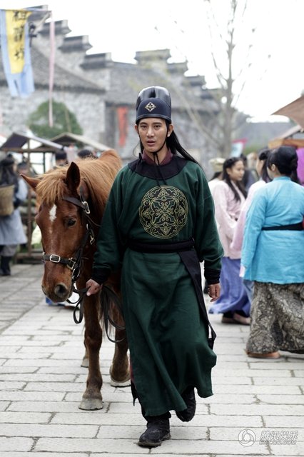 蒲巴甲的荒唐情史，以及他的著名前女友们