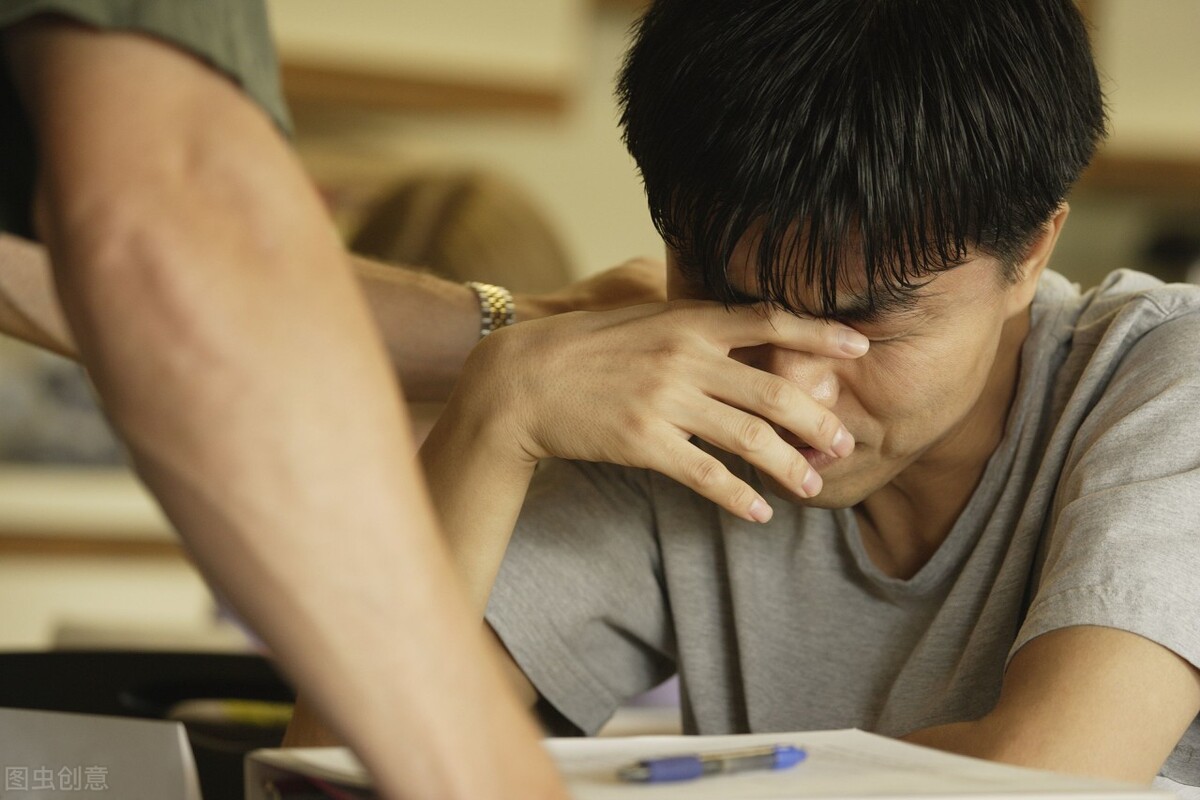 复读一年，带着父母的嘱托，我佩戴上了上海交通大学的校徽