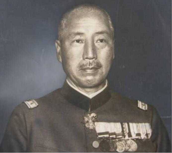 他主动勾搭日本关东军，只为光复大清，忠心应该被理解原谅吗？