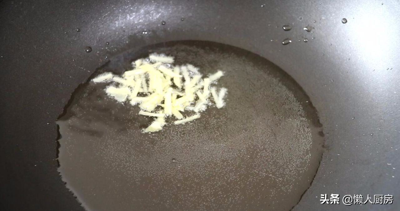 这碗汤看着就有胃口，教你三鲜菌菇汤的做法，喝着清爽不油腻