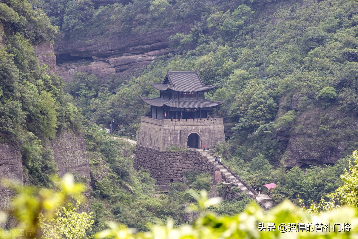 "一夫当关,万夫莫开"写的是哪个关口的险峻?蚂蚁庄园今日答案