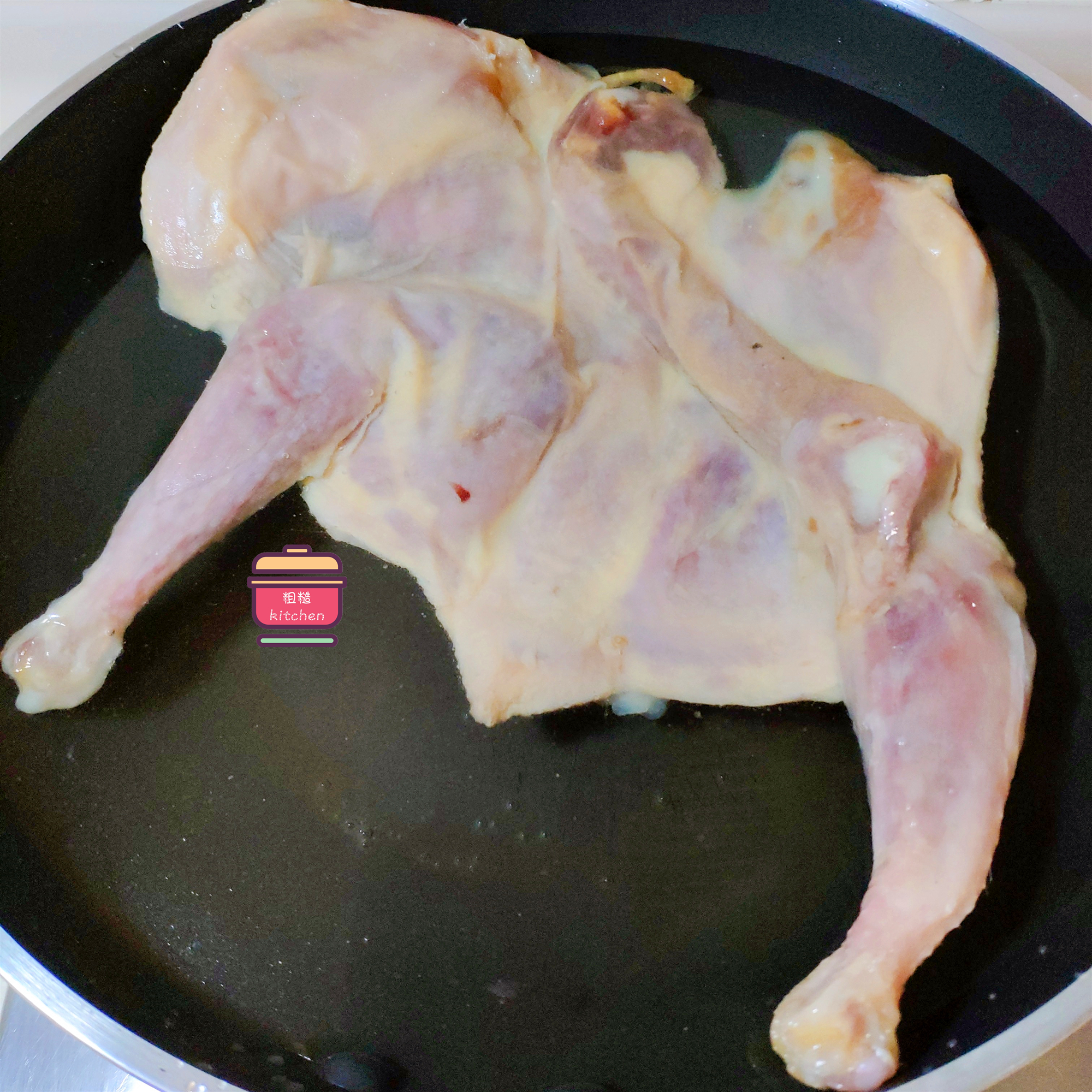 数九寒天用腊鸡炖萝卜，记住这2招，汤香色白无异味，越冷越要喝