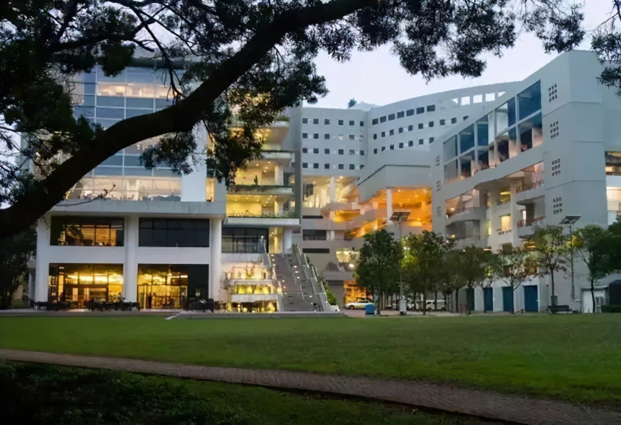 在全球年轻大学排名NO.1香港科技大学就读是种什么体验？