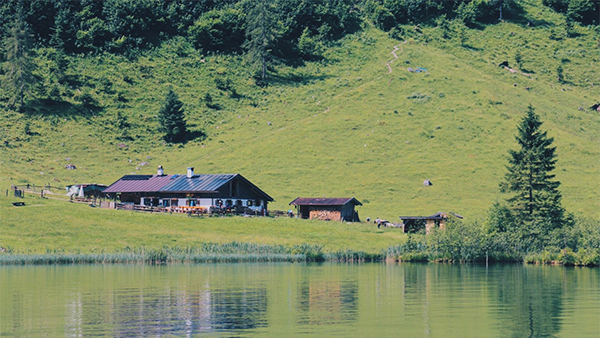 一起云旅游：山湖绝景彷若仙境，湖面倒影美哭众人