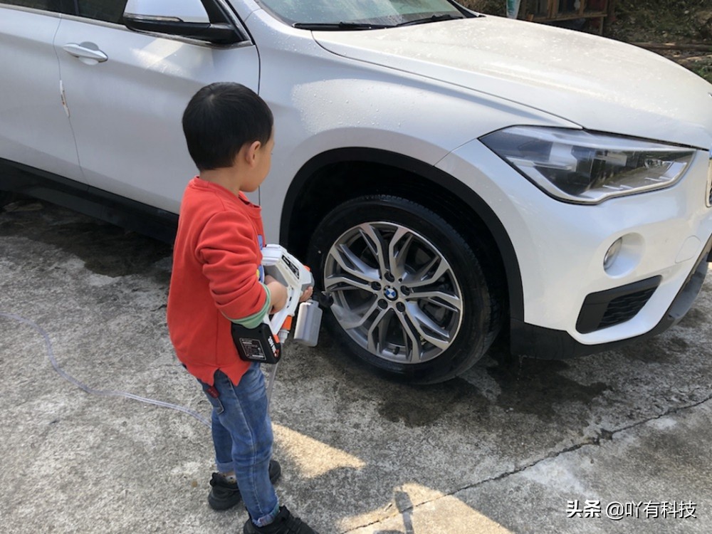 洗车机中的霸王枪，绿田推出锂电车载二合一洗车机