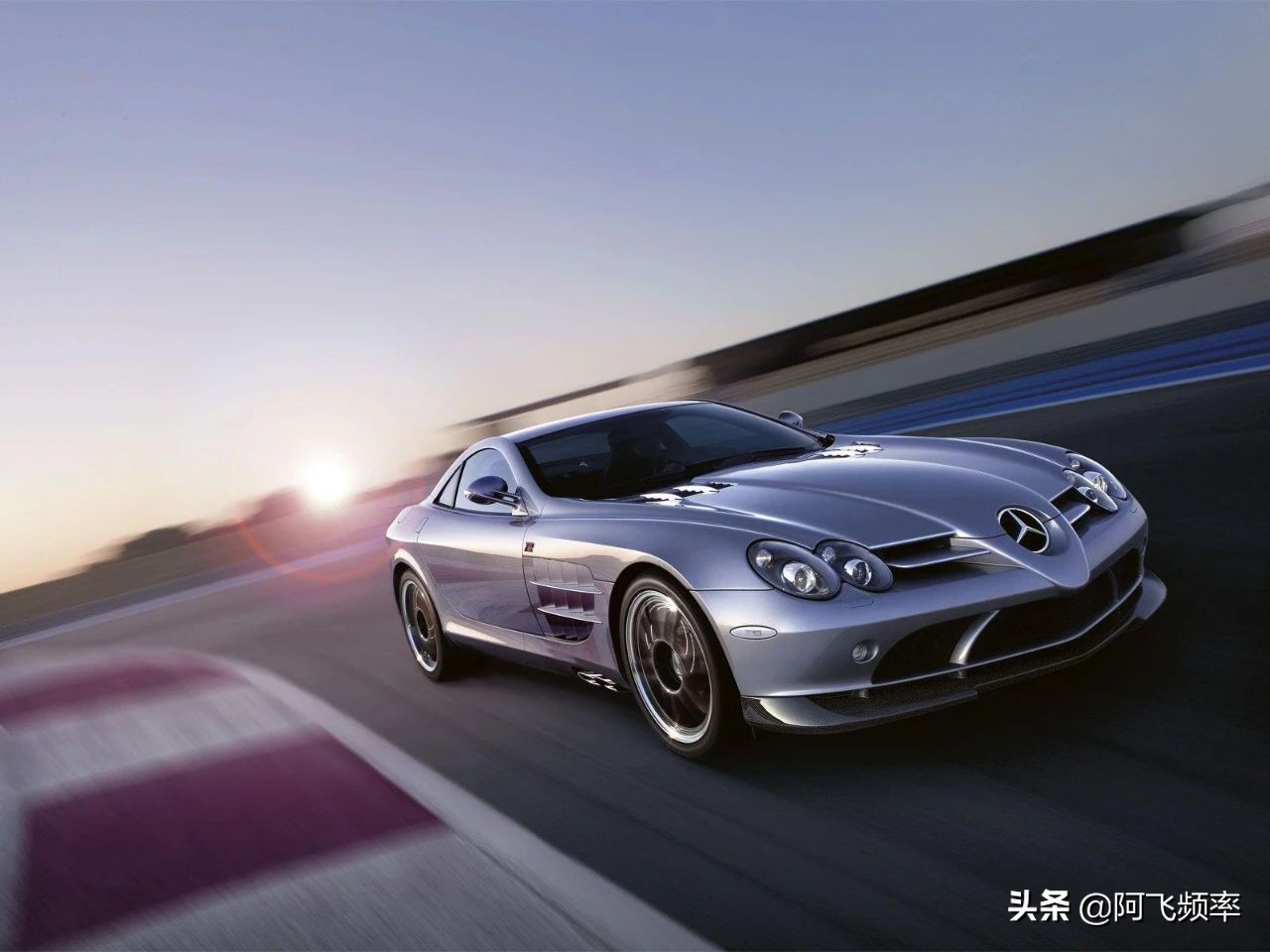 奔驰slr722图片(比布加迪还贵的奔驰 全球限量25辆的slr迈凯伦722)