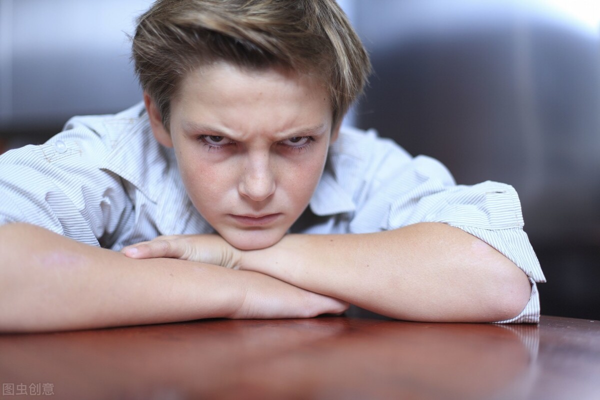 叛逆的孩子怎么管教?与其硬碰硬,不如换种沟通方式