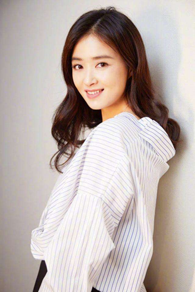 蒋欣：中专学历，非科班出身，依靠华妃成功逆袭，女人就是要狠