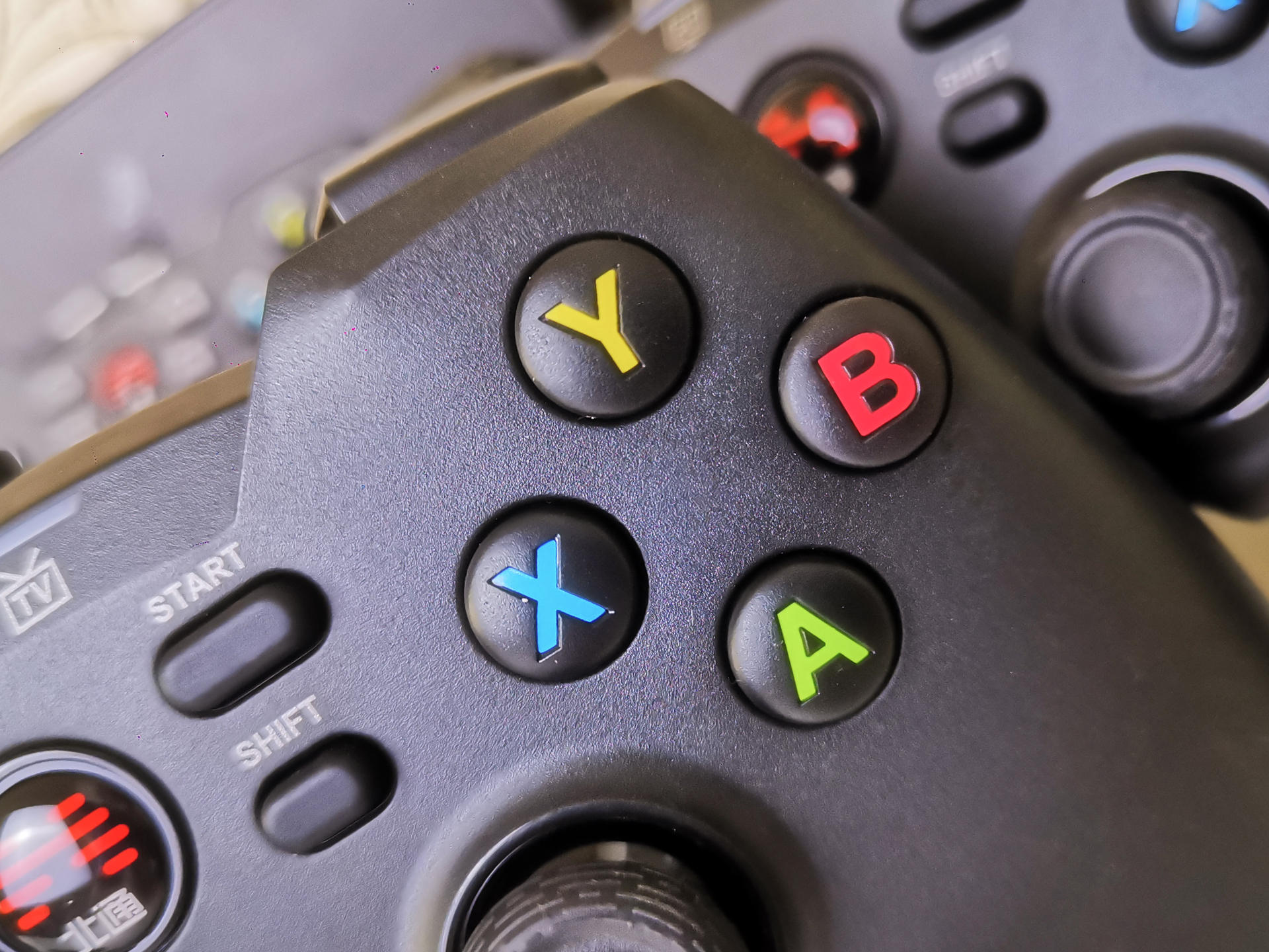 全家人的游戏时刻 北通蝙蝠4游戏手柄 与你相伴