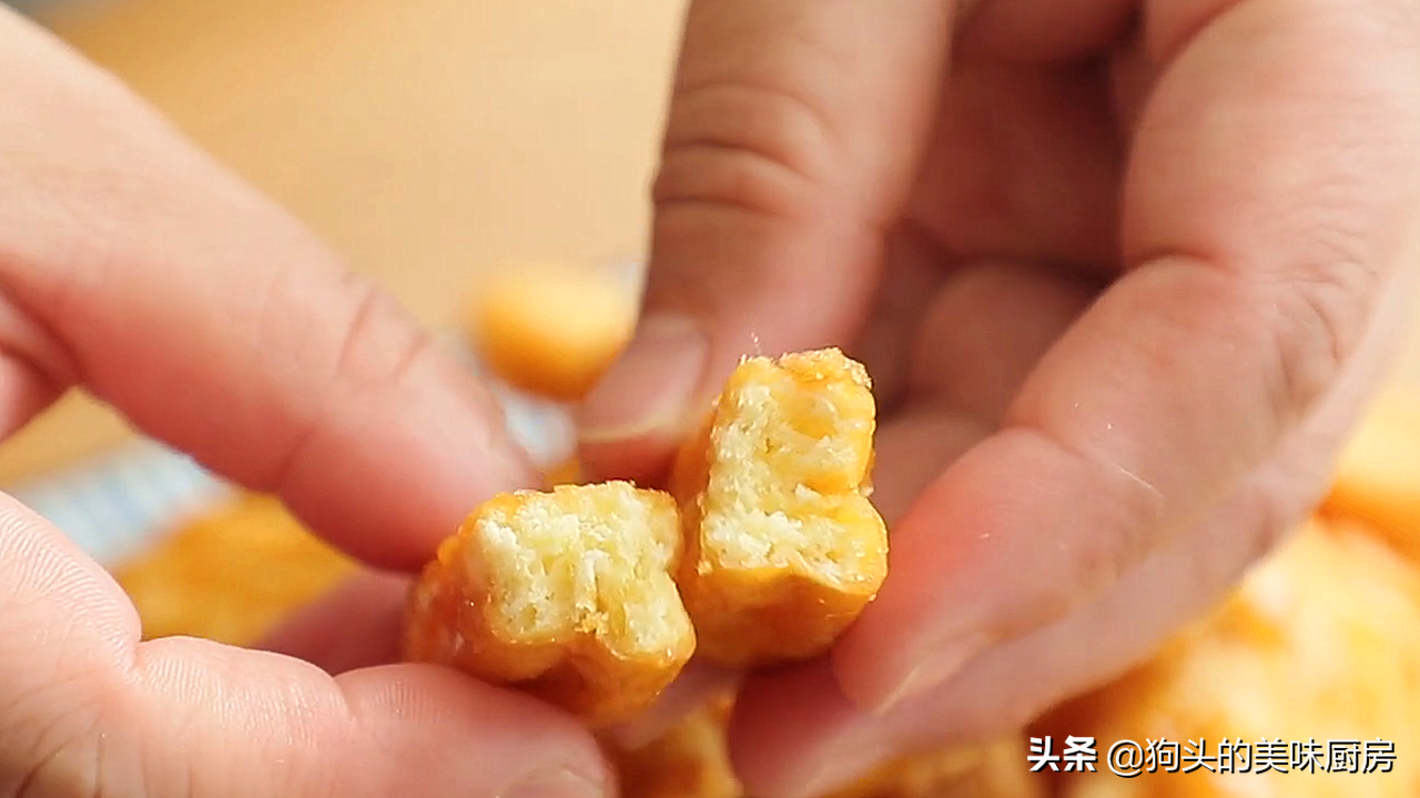 家里有鸡蛋就能做的鸡蛋酥，用料简单味道好，入口酥脆香而不腻