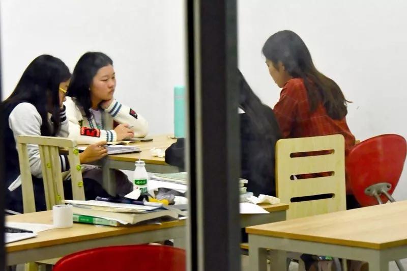 网红食堂、空调宿舍、出门就是地铁站！2019，来西南交通大学就对了！