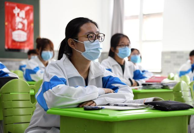 新政策出台，2022年高考增加“身份限制”，不符合要求将无缘高考