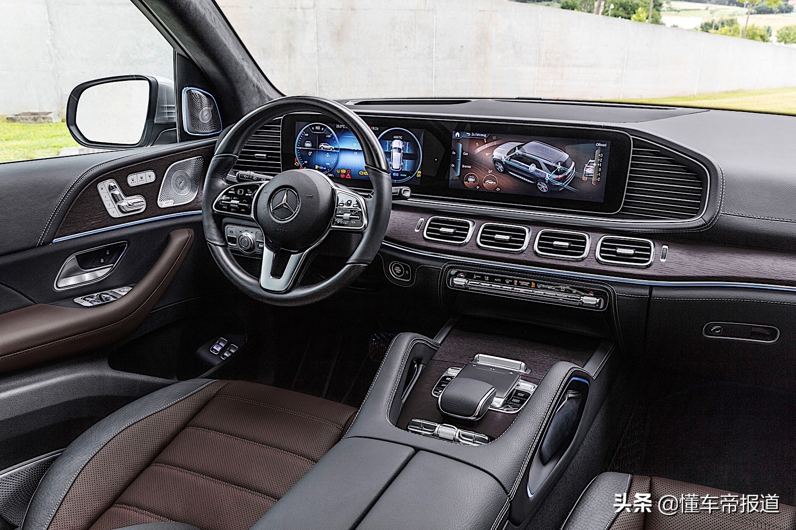 新车 </p><p>　　 约合人民币55.8万元起售，新款奔驰GLE发布，宝马X5老对手